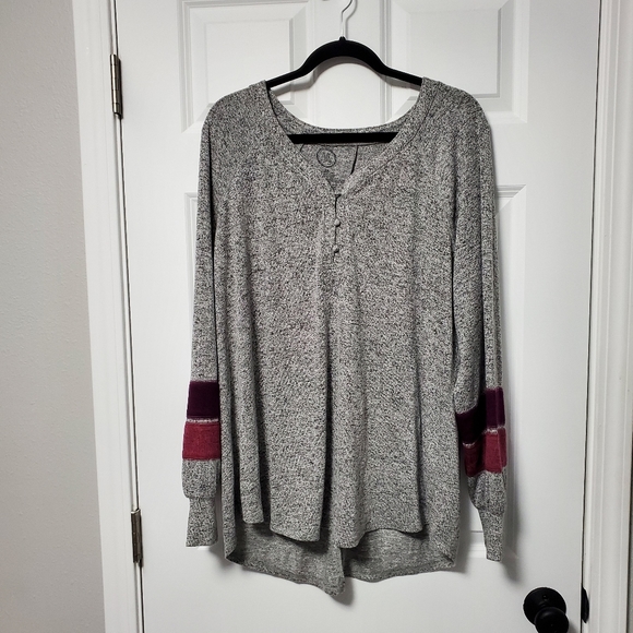Maurices xxl longsleeve - Picture 1 of 5